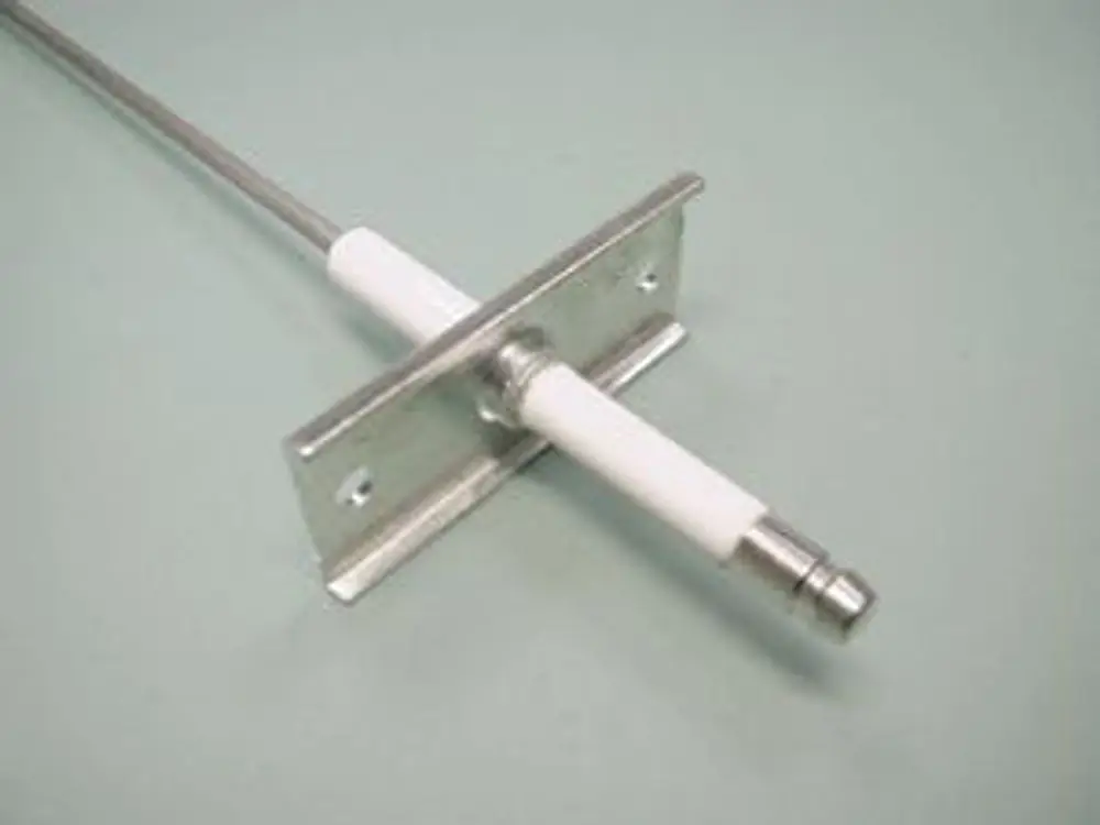 Ionisationselektrode mit einer metallischen Halterung und einem weißen Kunststoffteil, hergestellt von Remeha, geeignet für Anwendungen in Heizsystemen.
